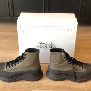 Alexander McQueen Mens Tread Slick Hight-Top Boots